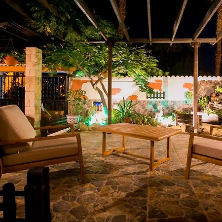 ヴィラ True Canarian 6 Bedrooms With Hot Tub *