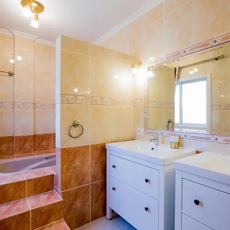 빌라 True Canarian 6 Bedrooms With Hot Tub *