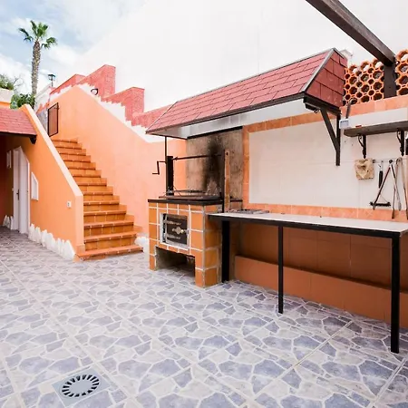 True Canarian 6 Bedrooms With Hot Tub カジャオ・サルバヘ
