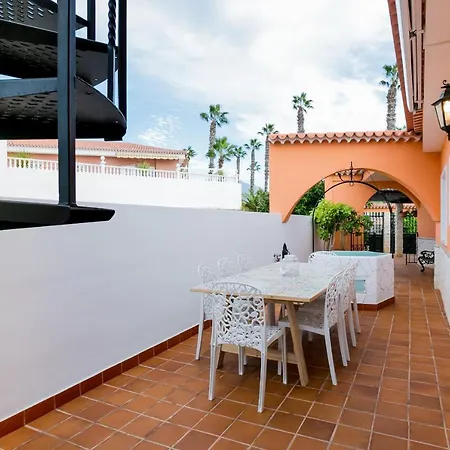 True Canarian 6 Bedrooms With Hot Tub * 칼라오살바헤