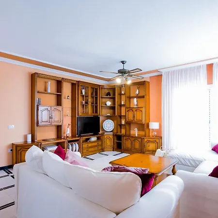 ヴィラ True Canarian 6 Bedrooms With Hot Tub *