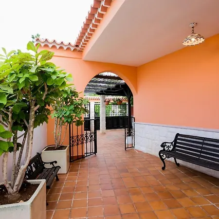 True Canarian 6 Bedrooms With Hot Tub 칼라오살바헤