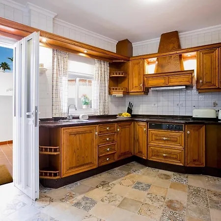 True Canarian 6 Bedrooms With Hot Tub * カジャオ・サルバヘ