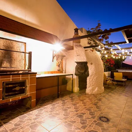 True Canarian 6 Bedrooms With Hot Tub ヴィラ