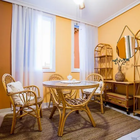 True Canarian 6 Bedrooms With Hot Tub Кальяо-Сальвахе