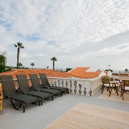 True Canarian 6 Bedrooms With Hot Tub Вилла