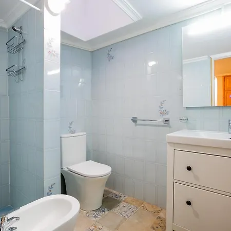 True Canarian 6 Bedrooms With Hot Tub Кальяо-Сальвахе