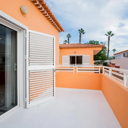 True Canarian 6 Bedrooms With Hot Tub Вилла *