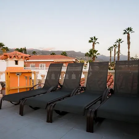 True Canarian 6 Bedrooms With Hot Tub Кальяо-Сальвахе